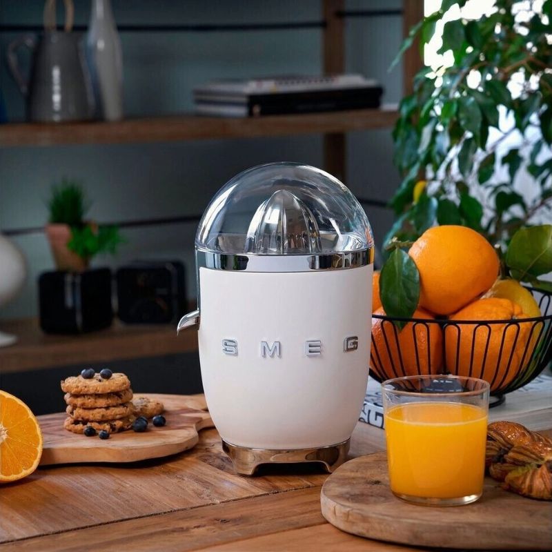 Hình ảnh máy vắt cam Smeg CJF01WHEU White Hình ảnh máy vắt cam Smeg CJF01WHEU White